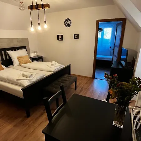 Melior Krumlov Гостевой дом 3*